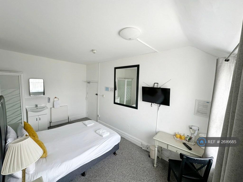 Double Room With Shower And Basin