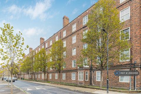 1 bedroom in a flat share to rent, Keston House, London, SE17