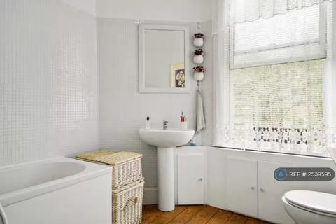 2 bedroom flat to rent, St. Mary's Road, London, SE15