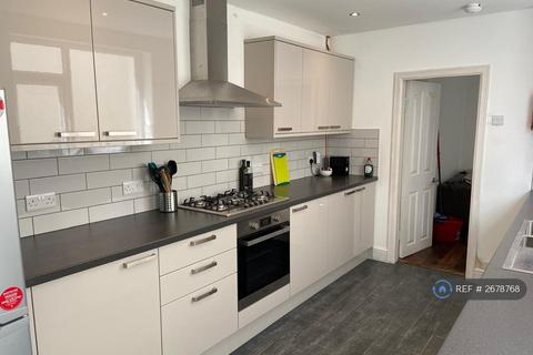 4 bedroom terraced house to rent, Daniel Street, Cardiff, CF24