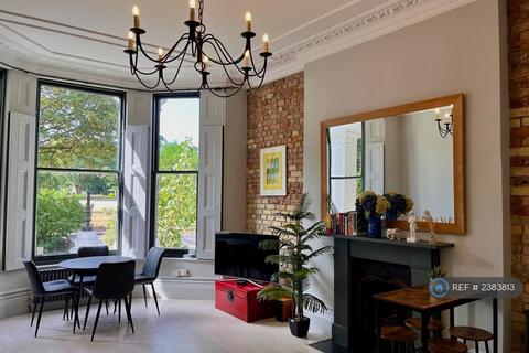 2 bedroom flat to rent, Clapham Common North Side, London, SW4