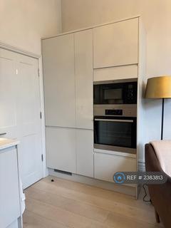 2 bedroom flat to rent, Clapham Common North Side, London, SW4