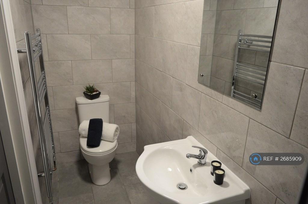 Bedroom 2 En-Suite