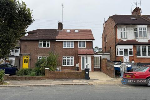 undefined, Halliwick Road, London, N10