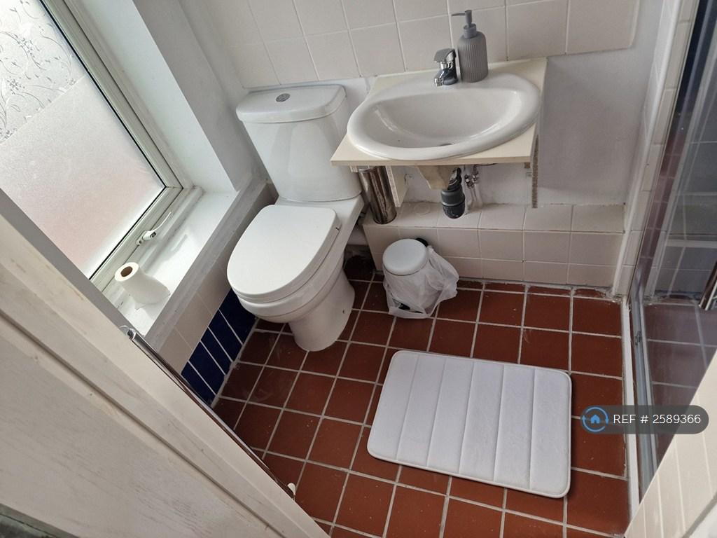 Bed 1 Ensuite