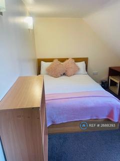 1 bedroom in a house share to rent, Station Approach, Middlesex, UB7
