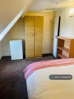 1 bedroom in a house share to rent, Station Approach, Middlesex, UB7