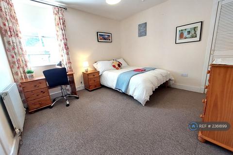 1 bedroom in a house share to rent, St Michael Street, Dumfries, DG1