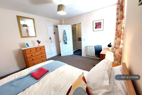 1 bedroom in a house share to rent, St Michael Street, Dumfries, DG1