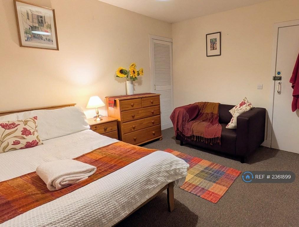 Double Ensuite Room - £690/Mo