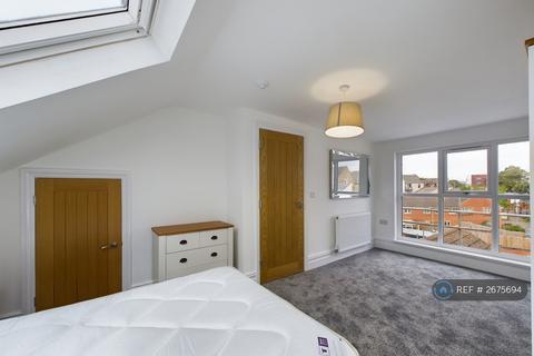5 bedroom terraced house to rent, Rawden Place, Cardiff, CF11