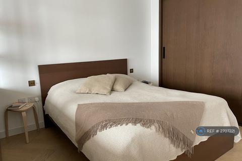 undefined, Landmark Pinnacle, London, E14