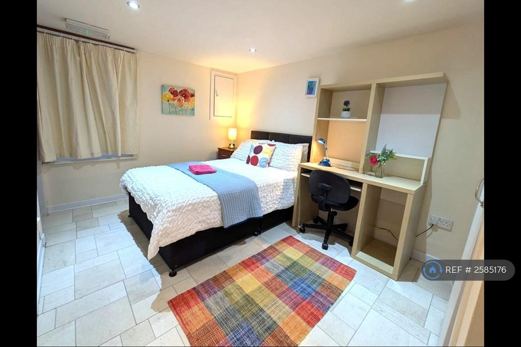 Ensuite Room 2
