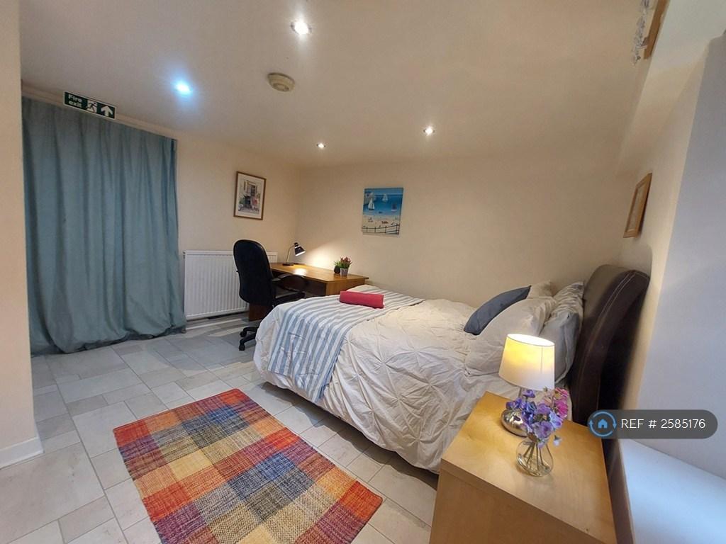 Double Room 3 - £595/Mo