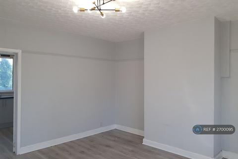 3 bedroom semi-detached house to rent, Valpy Avenue, Bolton, BL2