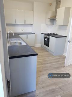 3 bedroom semi-detached house to rent, Valpy Avenue, Bolton, BL2