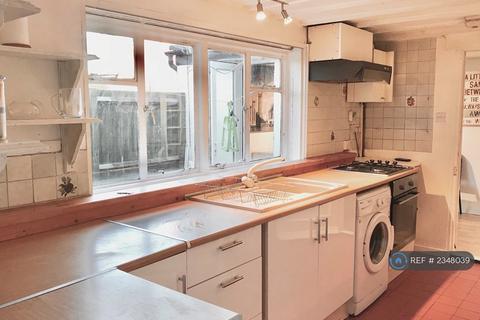 4 bedroom semi-detached house to rent, Middle Street, Southampton, SO14