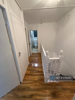 3 bedroom maisonette to rent, Giraud Street, London, E14