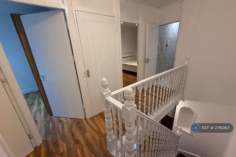 3 bedroom maisonette to rent, Giraud Street, London, E14