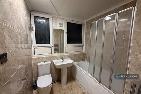 3 bedroom maisonette to rent, Giraud Street, London, E14
