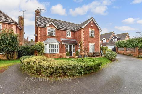 4 bedroom detached house for sale, Walton Drive, Horsham, West Sussex