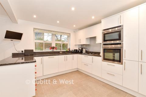 4 bedroom detached house for sale, Walton Drive, Horsham, West Sussex