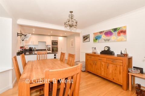 4 bedroom detached house for sale, Walton Drive, Horsham RH13