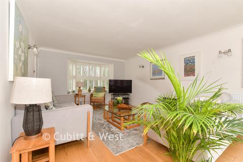 4 bedroom detached house for sale, Walton Drive, Horsham RH13