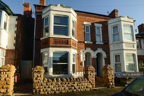 6 bedroom semi-detached house to rent, Greenfield Street, Nottingham, NG7