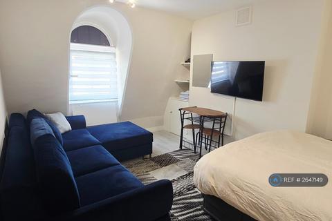 Studio to rent, Ebury Bridge Road, London, SW1W