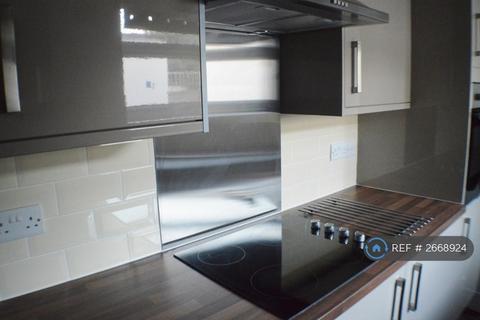 5 bedroom detached house to rent, Cloister Street, Nottingham, NG7