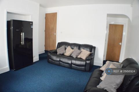 5 bedroom detached house to rent, Cloister Street, Nottingham, NG7