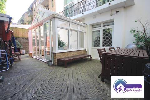 1 bedroom in a flat share to rent, London NW6