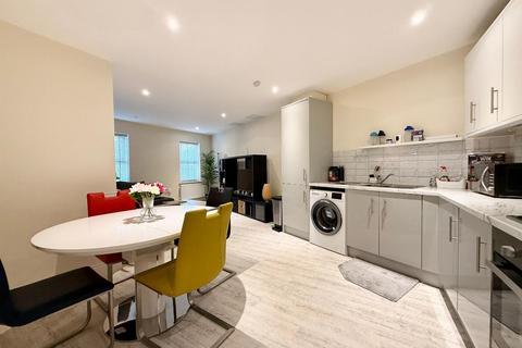 2 bedroom apartment for sale, Catsbrook Road, Icknield, Luton, Bedfordshire, LU3 2EE