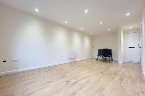 undefined, Handcross Road, Luton, LU2 8JJ