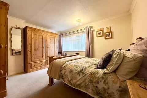 undefined, Foxbury Close, Old Bedford Road Area, Luton, Bedfordshire, LU2 7BQ