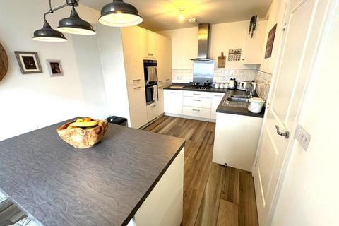 4 bedroom semi-detached house for sale, Vauxhall Park, Luton LU2