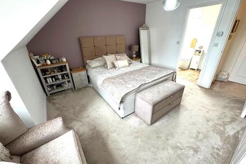4 bedroom semi-detached house for sale, Vauxhall Park, Luton LU2