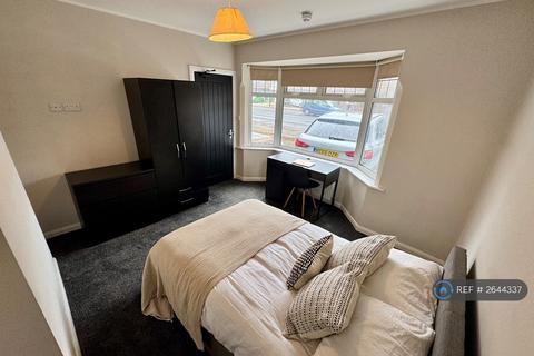 6 bedroom semi-detached house to rent, Beeston Road, Nottingham, NG7