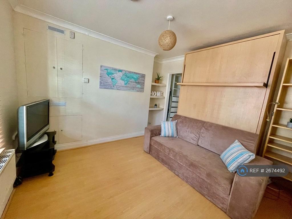 Bedroom Lounge As a Lounge
