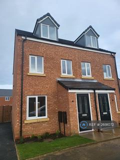 3 bedroom semi-detached house to rent, Constantine Drive, Peterborough, PE2