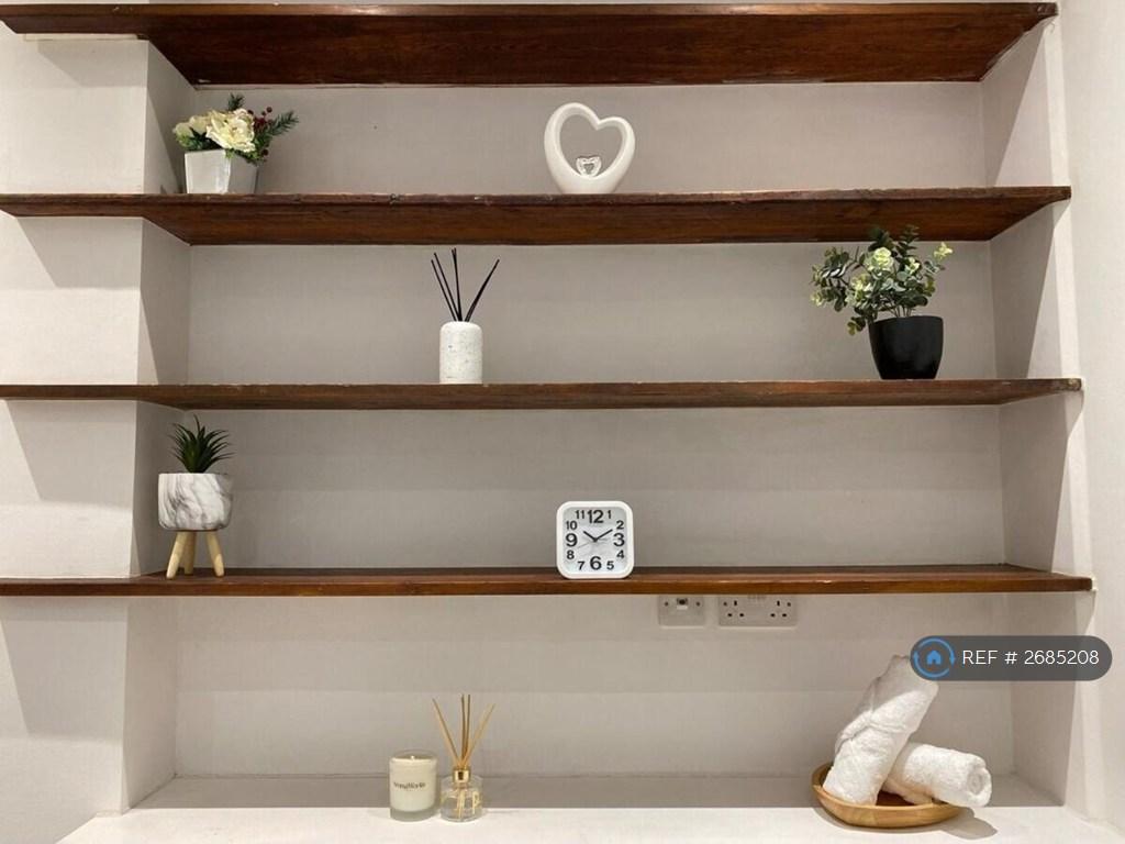 Ensuite Bathroom2