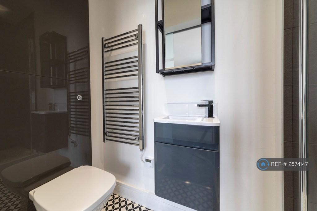 Ensuite To Bed 3