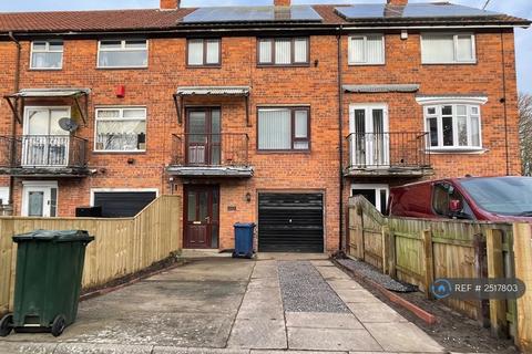 3 bedroom terraced house to rent, Castle Close, Newcastle Upon Tyne, NE3