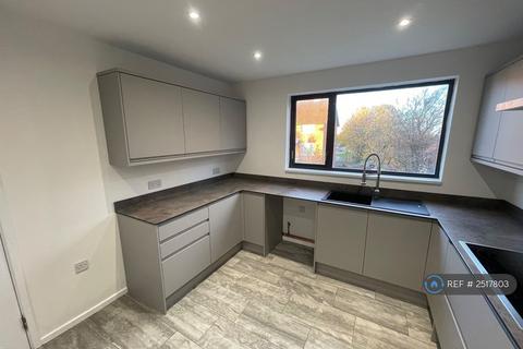 3 bedroom terraced house to rent, Castle Close, Newcastle Upon Tyne, NE3