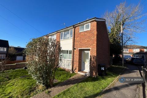 3 bedroom end of terrace house to rent, Tanhouse Lane, Wokingham, RG41