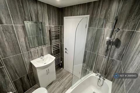 3 bedroom end of terrace house to rent, Tanhouse Lane, Wokingham, RG41