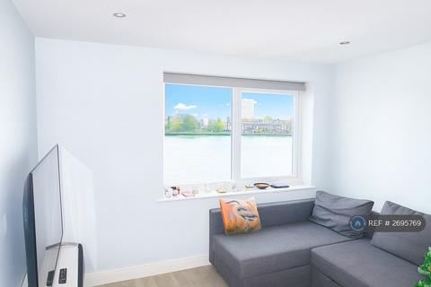 undefined, Ferguson Close, London, E14