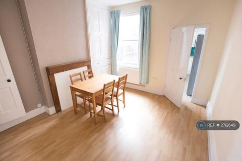 2 bedroom terraced house to rent, Laxey Road, Birmingham, B16