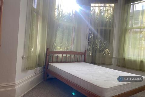 1 bedroom flat to rent, Carysfort Road, London, N8